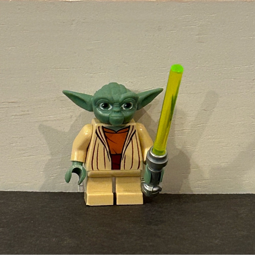 Lego Star Wars Yoda Minifigure with Lightsaber